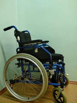 Кресло-коляска для посетителей с ОВЗ